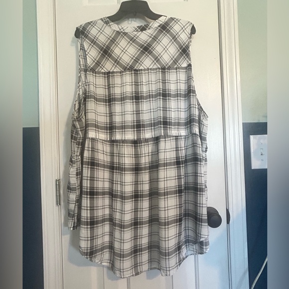 Torrid 4 Sleeveless Plaid Drawstring Peplum Top - Black & White - Picture 4 of 6